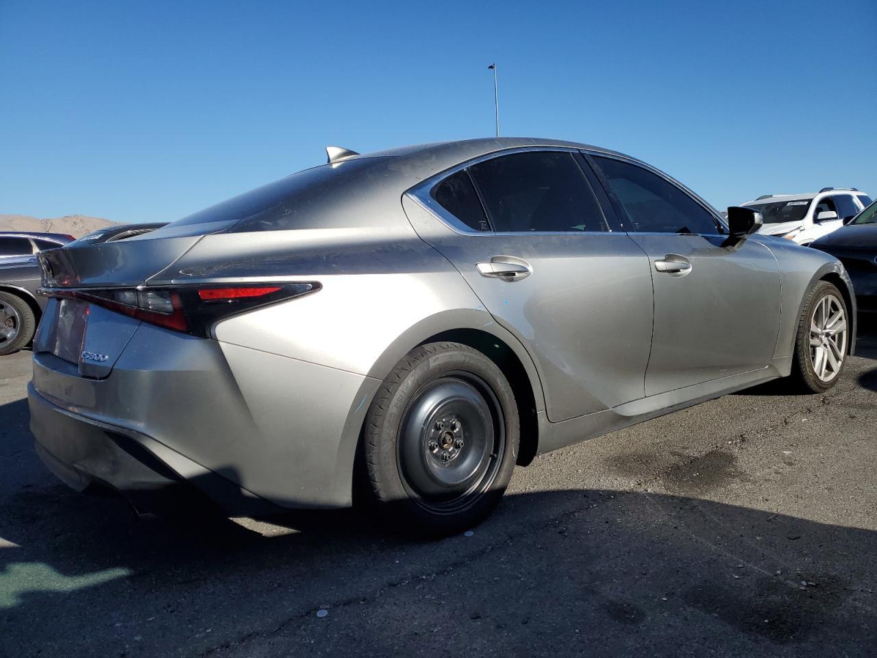 2021 LEXUS IS 300 - Фото 3