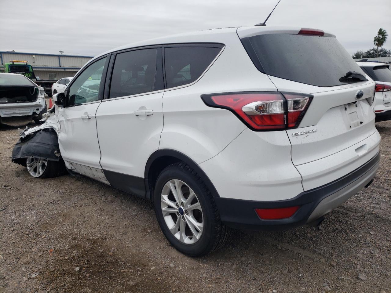 2017 FORD ESCAPE SE - Фото 2