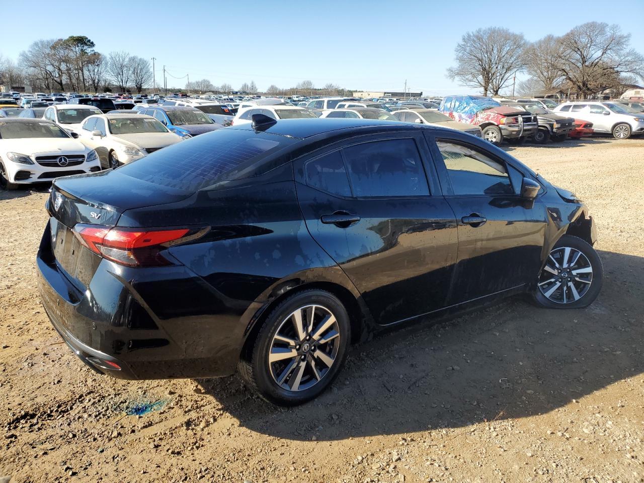 2021 NISSAN VERSA SV - Фото 3