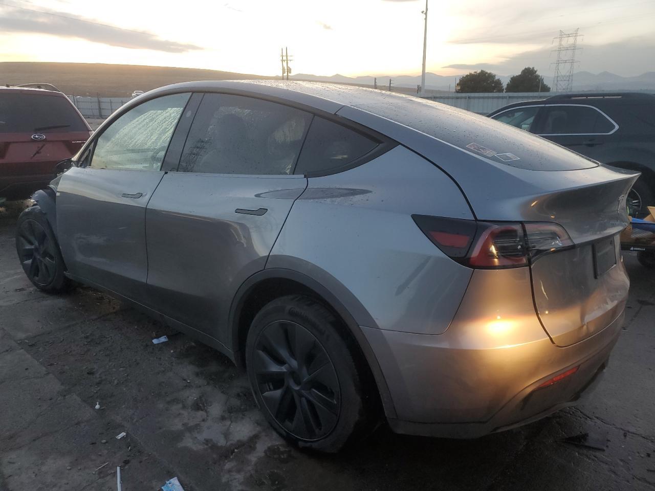 2024 TESLA MODEL Y - Image 2