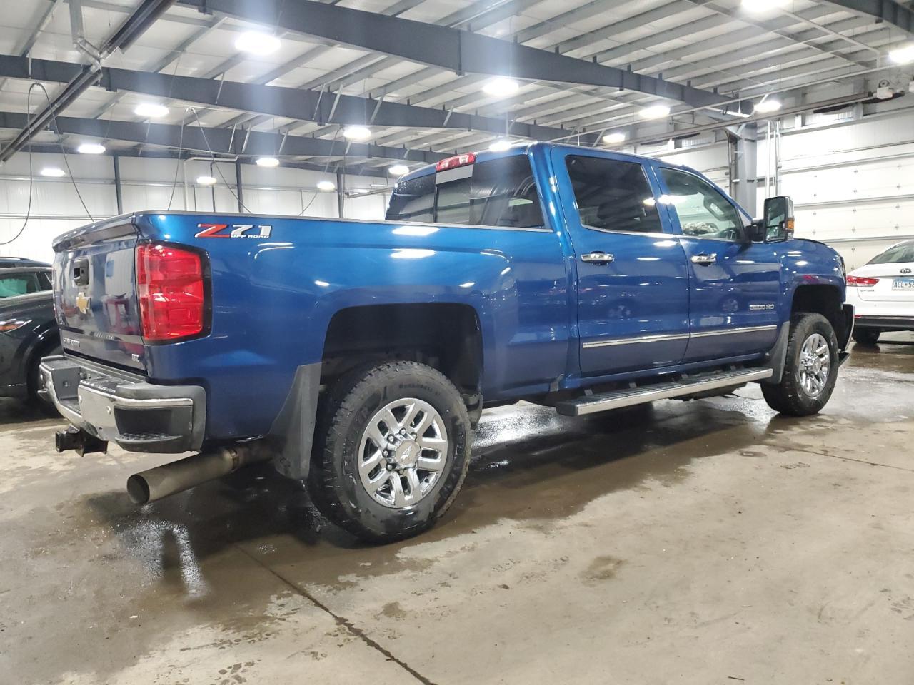 2018 CHEVROLET SILVERADO - Image 3