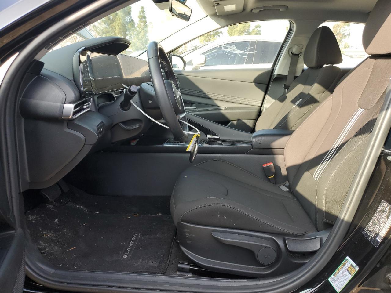 2024 HYUNDAI ELANTRA SE - Фото 7