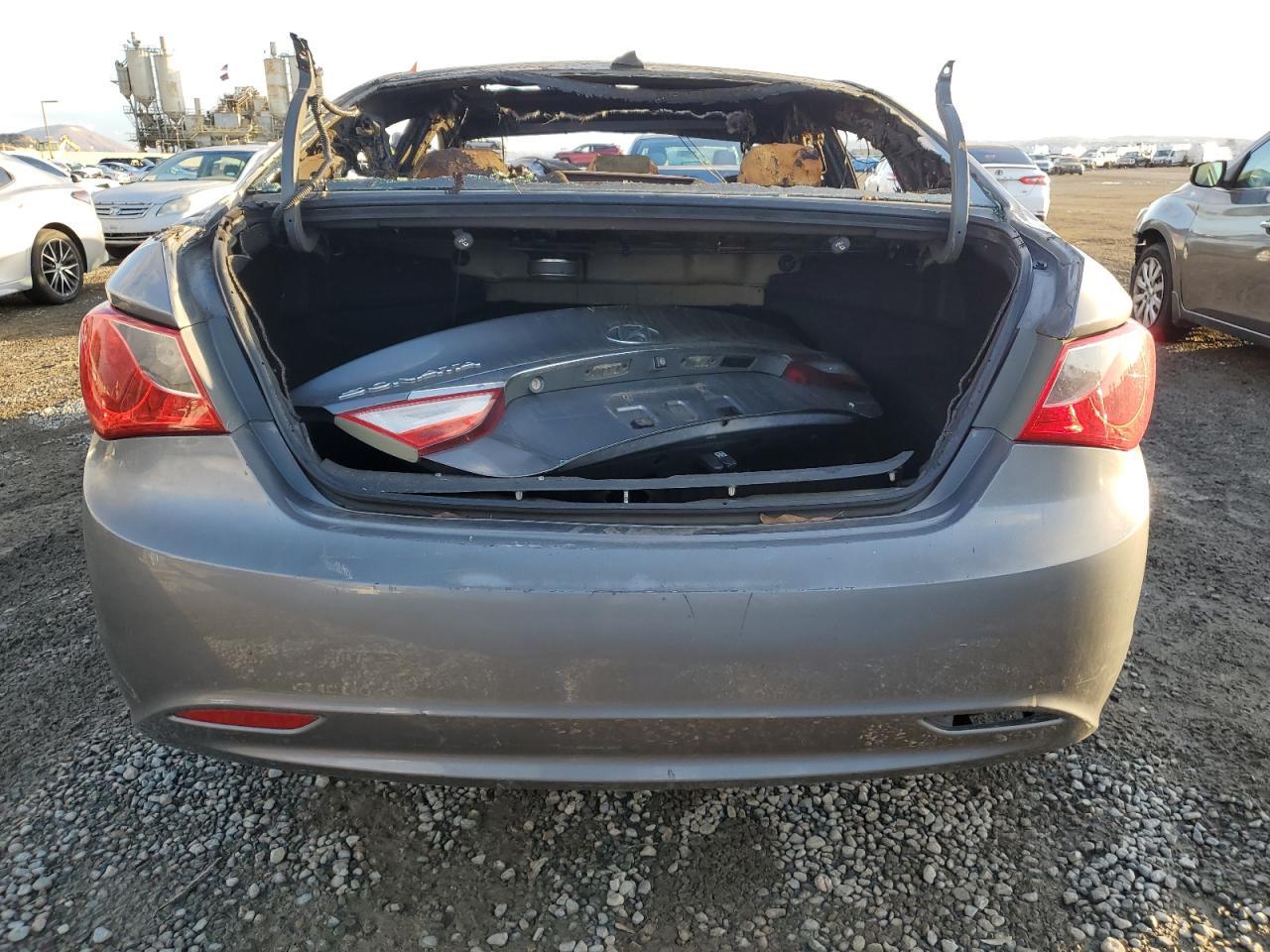 2011 HYUNDAI SONATA SE - Image 6