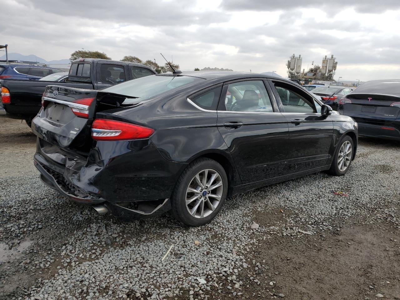 2017 FORD FUSION SE - Фото 3