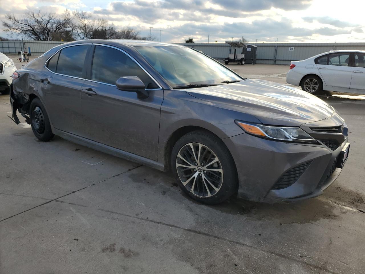 2020 TOYOTA CAMRY SE - Image 4