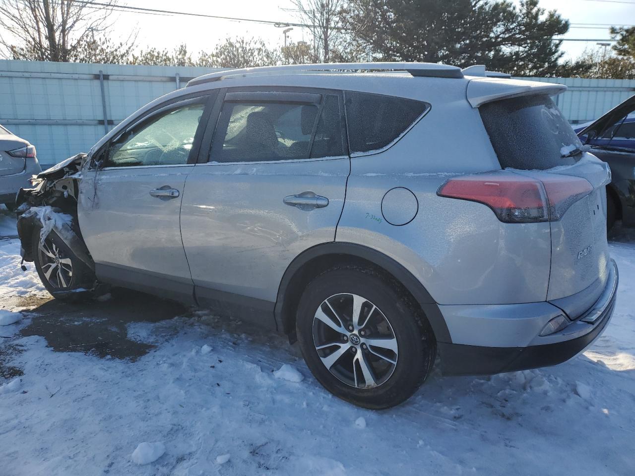 2016 TOYOTA RAV4 XLE - Image 2