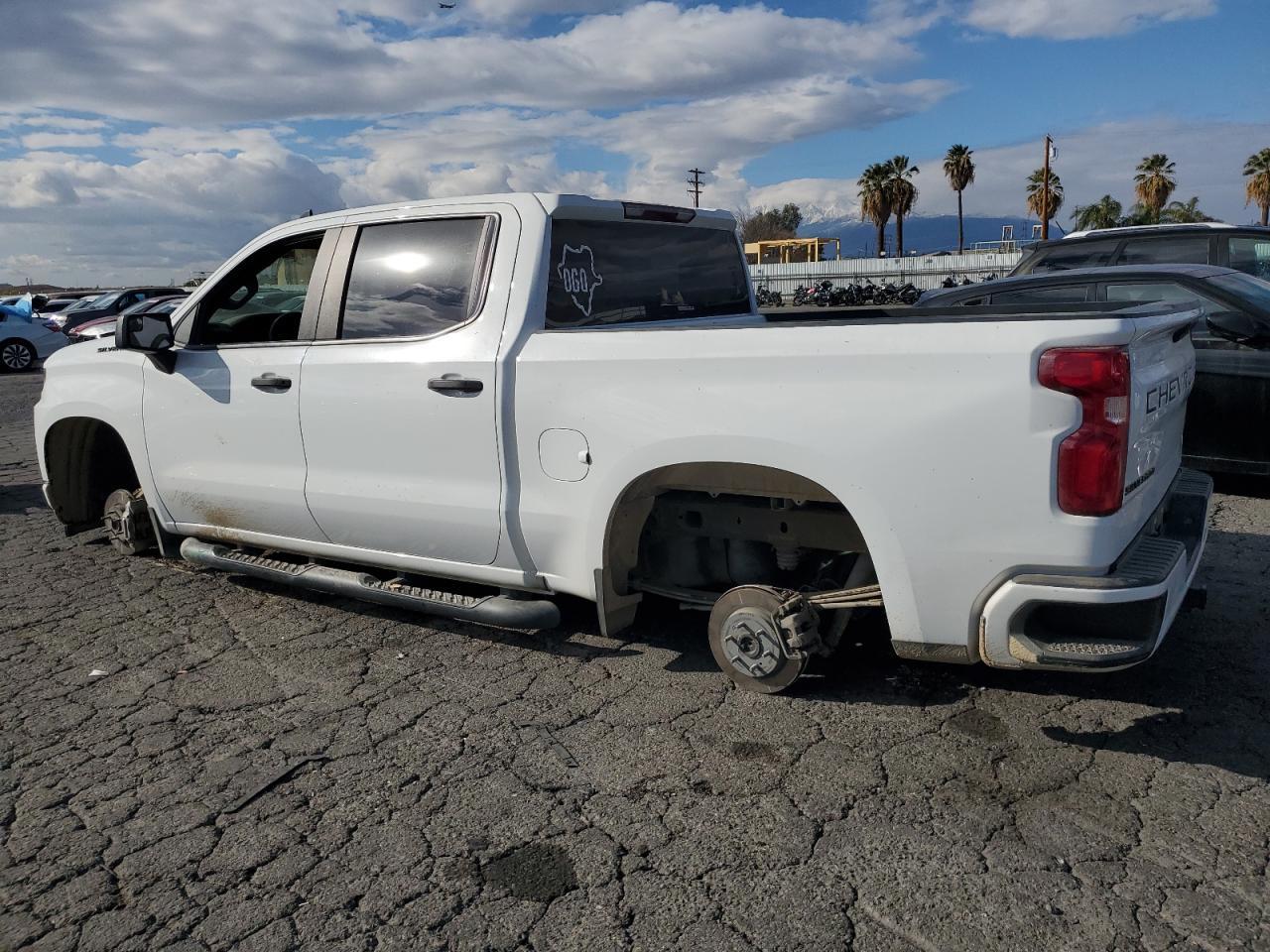 2021 CHEVROLET SILVERADO - Image 2
