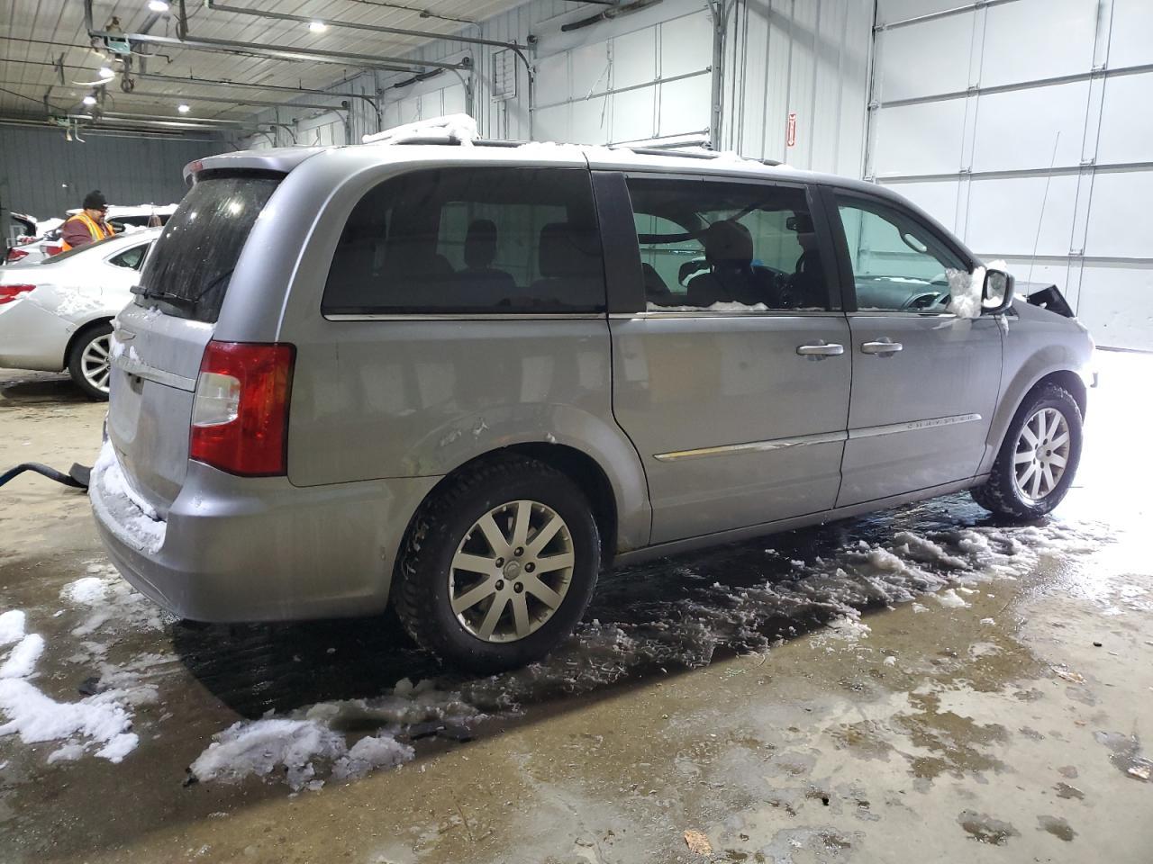 2014 CHRYSLER TOWN & COU - Image 3