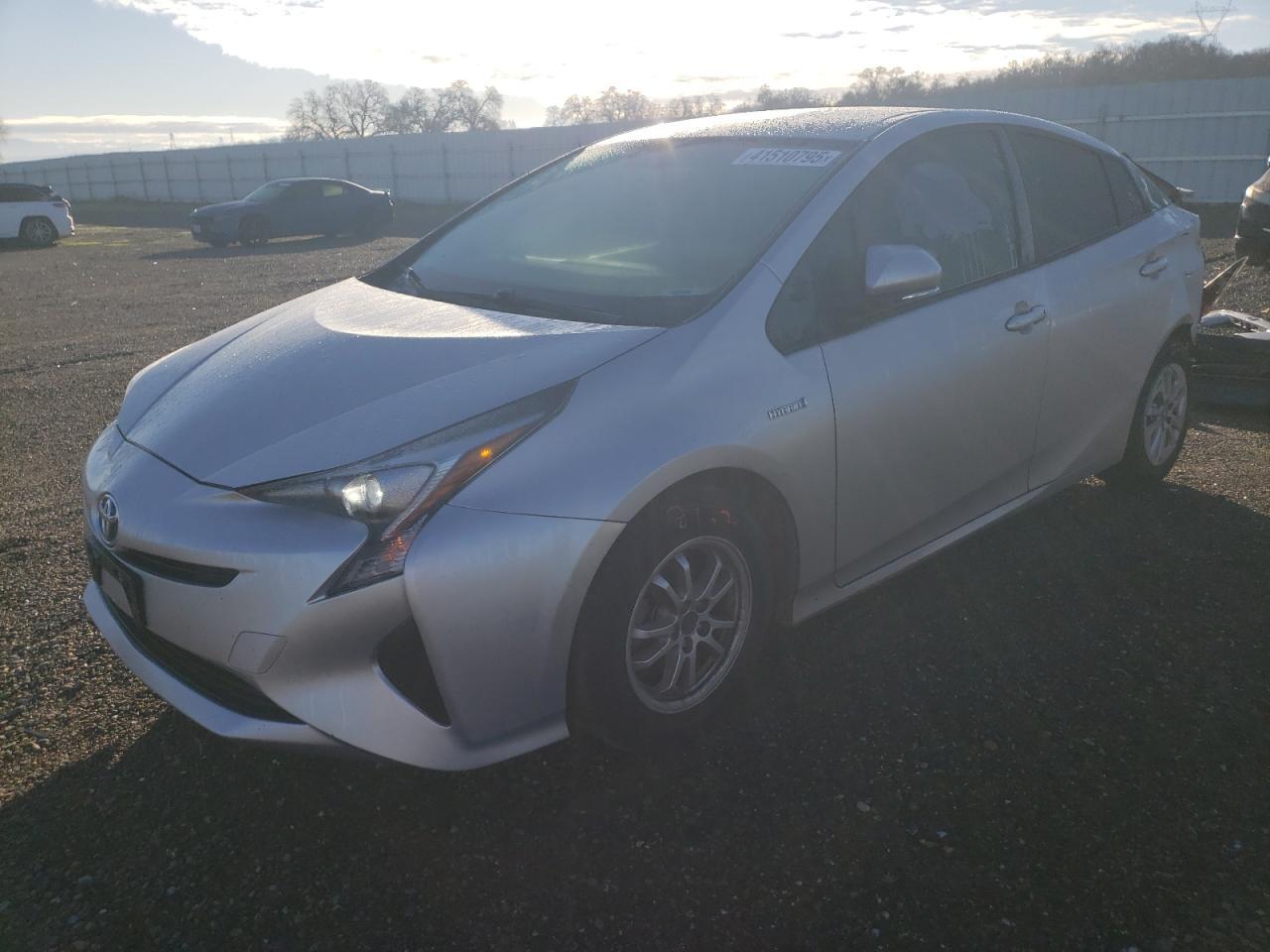 2016 TOYOTA PRIUS