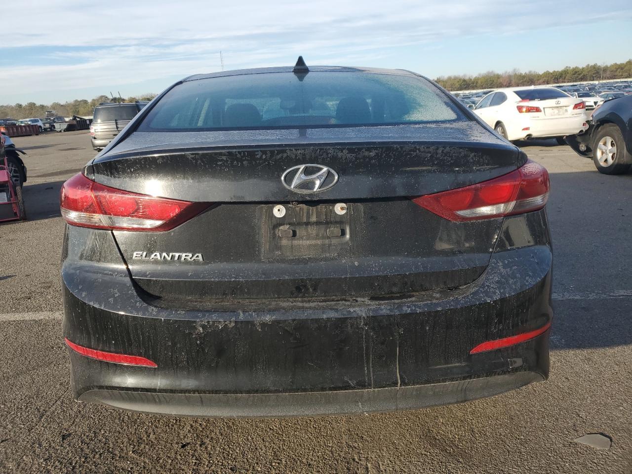 2018 HYUNDAI ELANTRA SE - Image 6