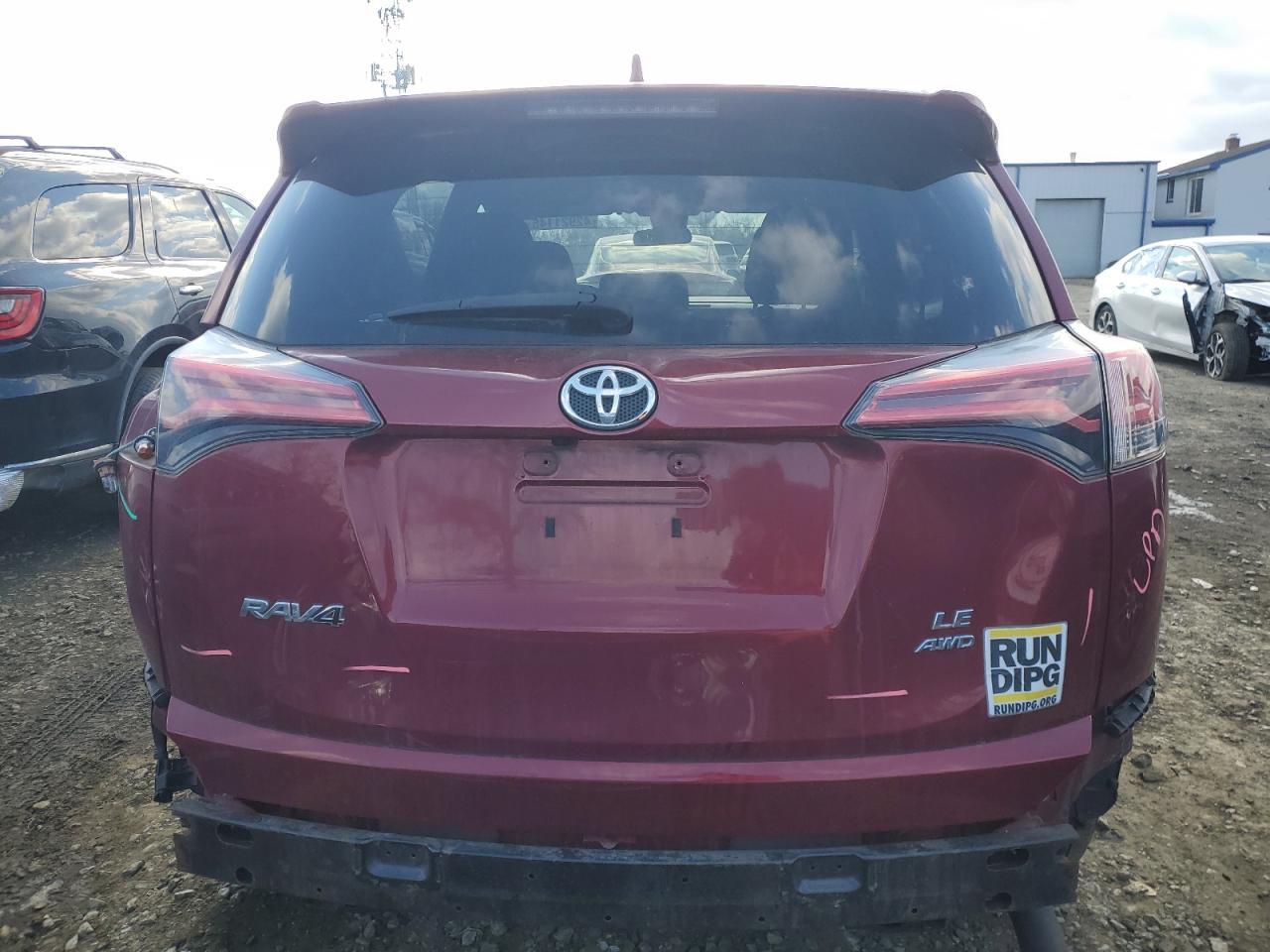 2018 TOYOTA RAV4 LE - Фото 6