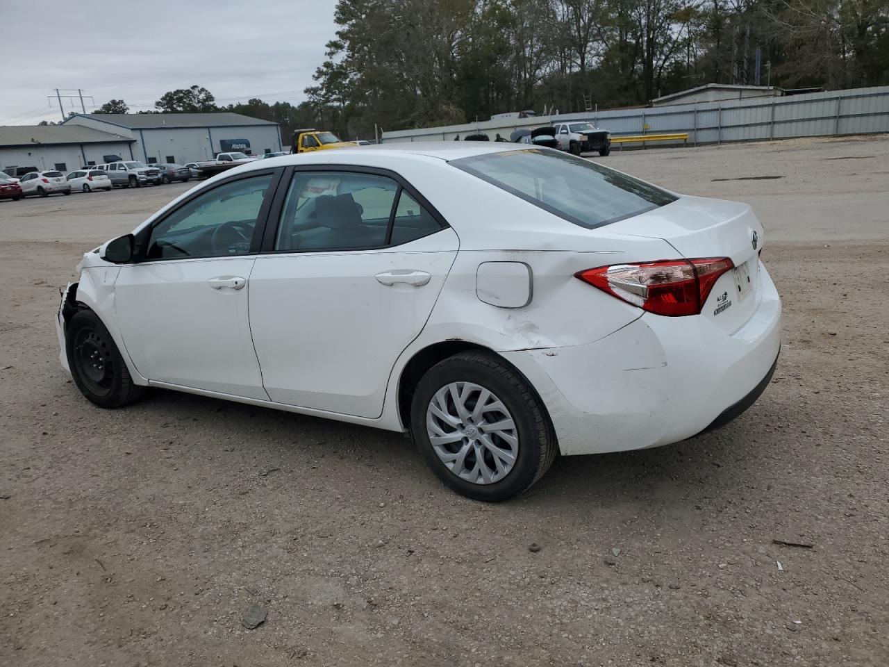 2019 TOYOTA COROLLA L - Фото 2