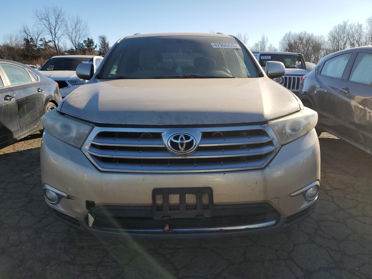 2011 TOYOTA HIGHLANDER - Фото 5