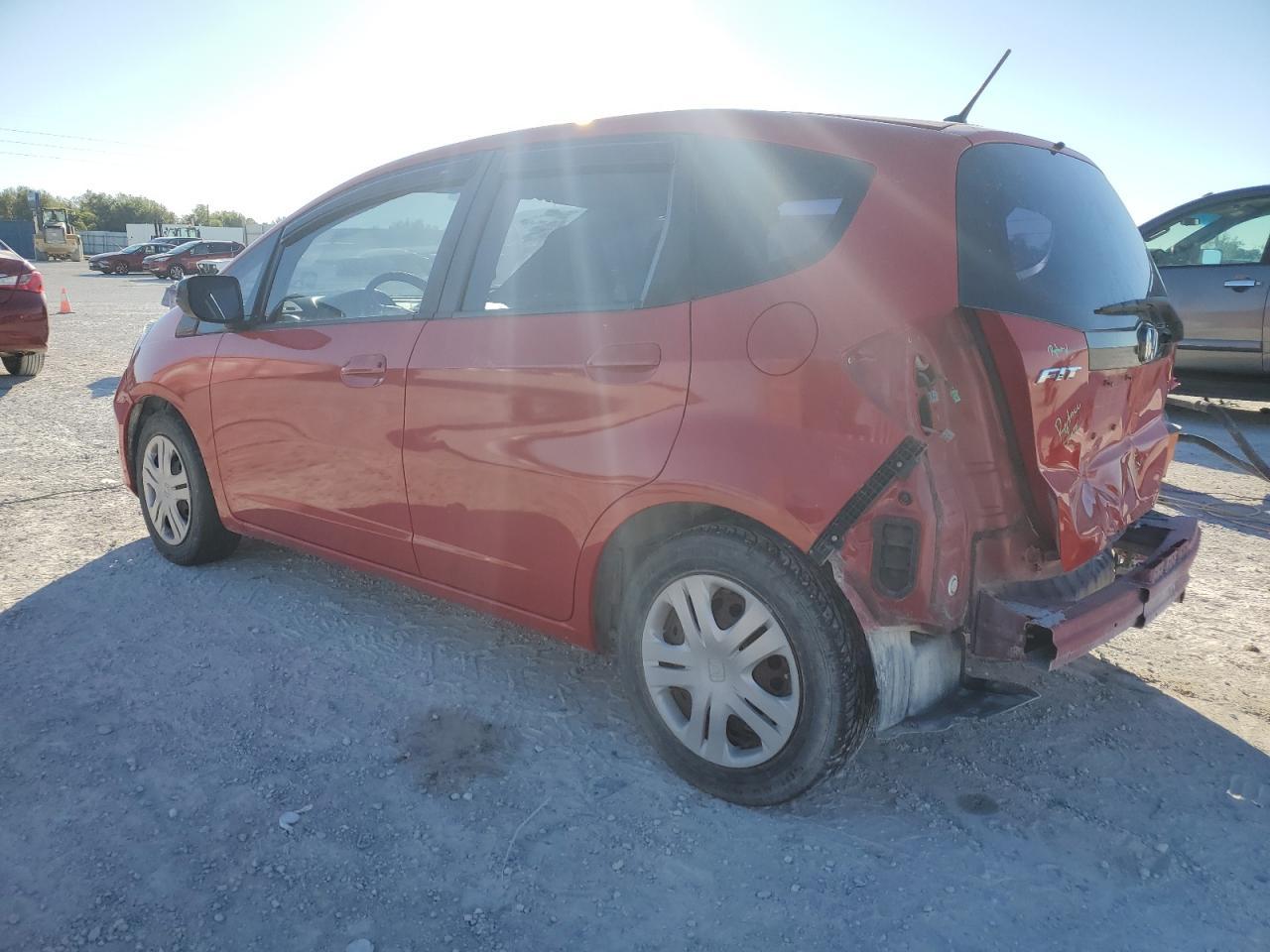 2011 HONDA FIT - Фото 2