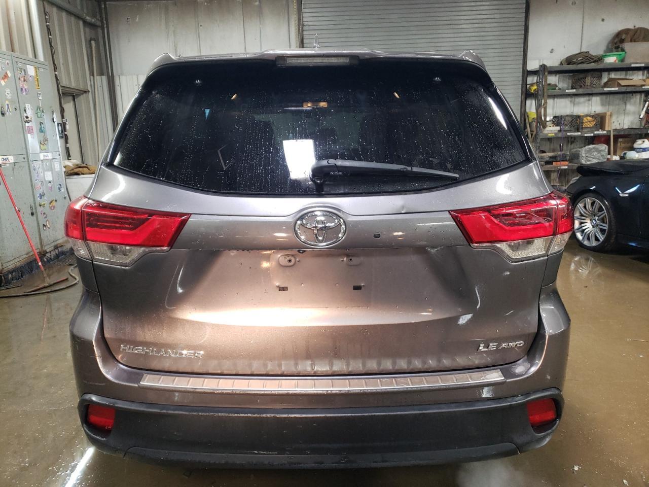 2018 TOYOTA HIGHLANDER - Image 6