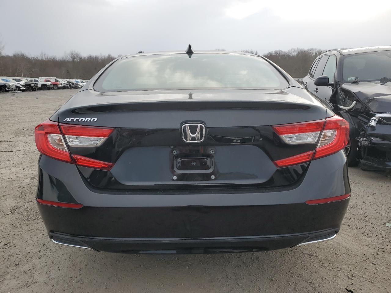 2018 HONDA ACCORD LX - Image 6