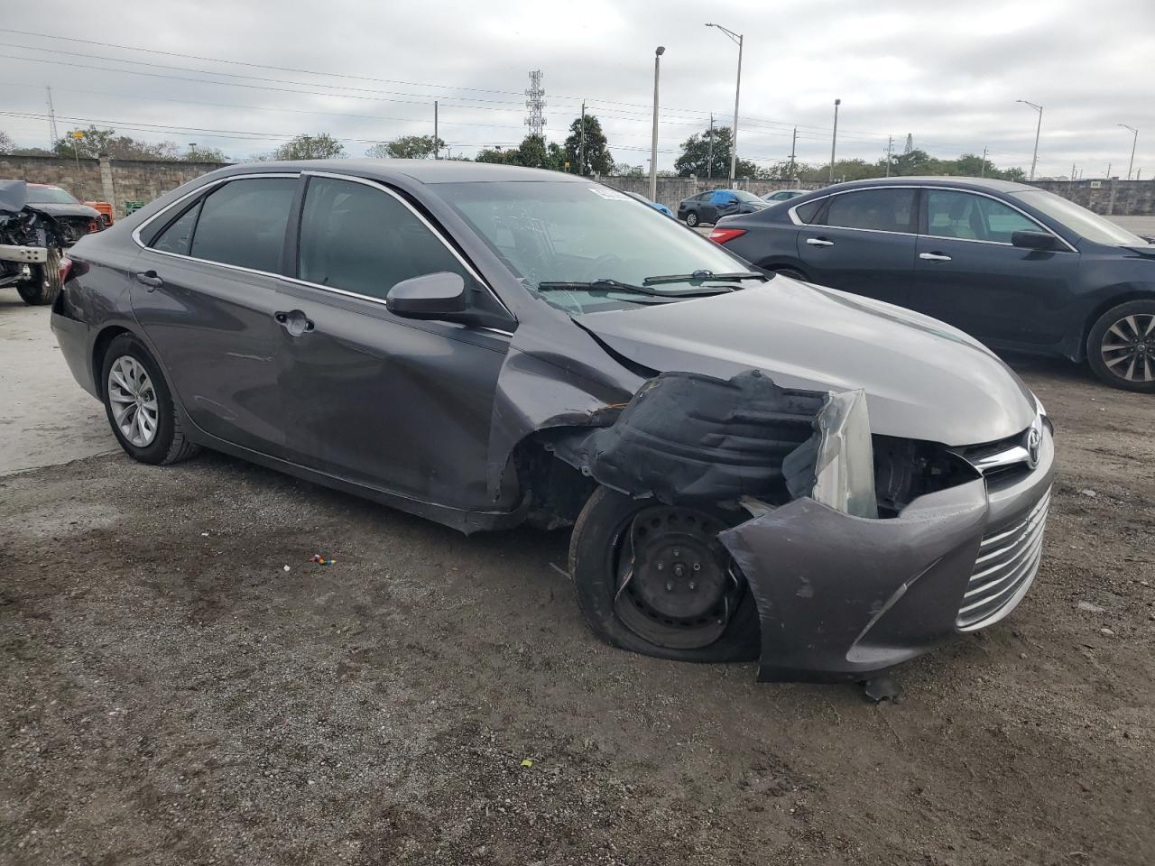2016 TOYOTA CAMRY LE - Image 4