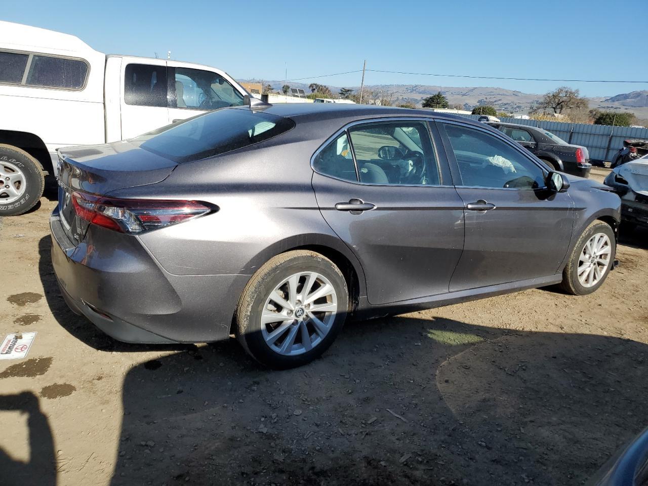 2023 TOYOTA CAMRY LE - Фото 3