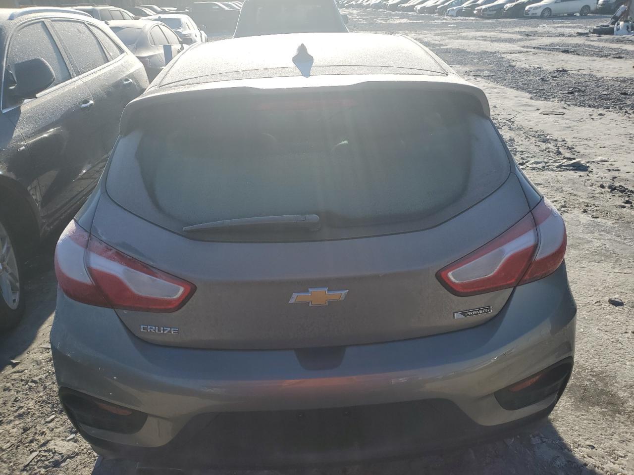 2017 CHEVROLET CRUZE PREM - Image 6