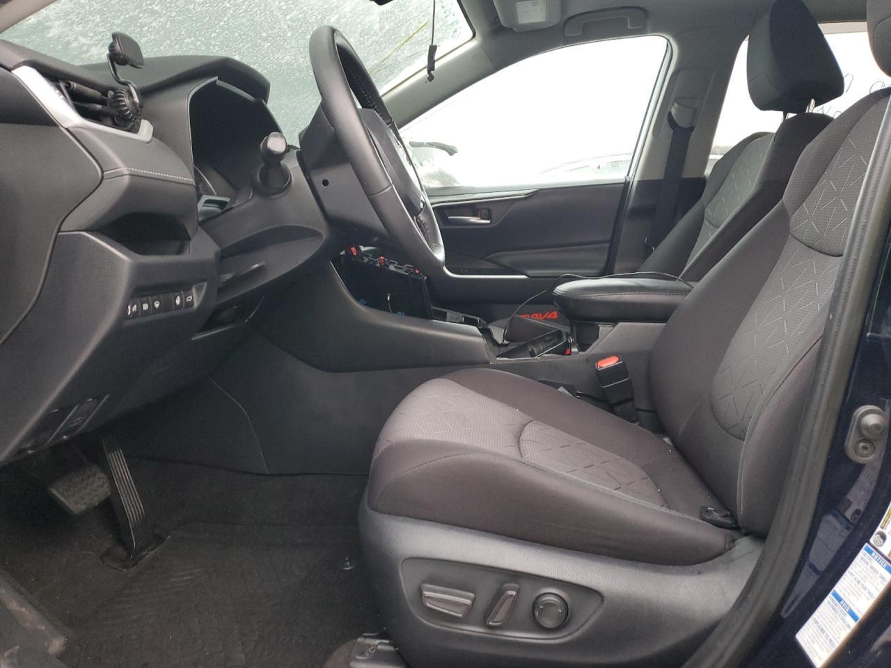 2020 TOYOTA RAV4 XLE - Фото 7