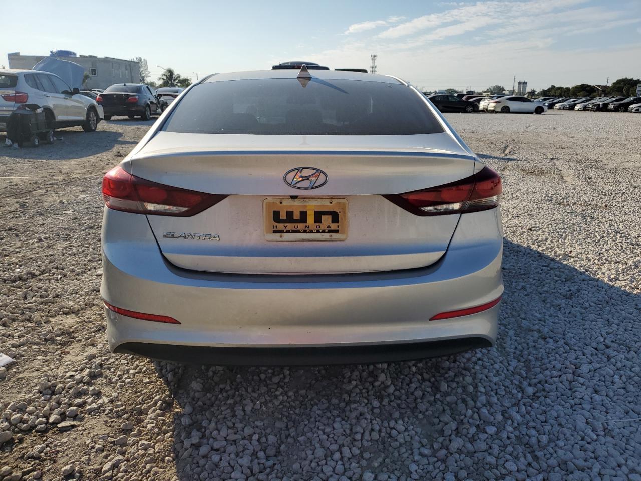 2017 HYUNDAI ELANTRA SE - Фото 6