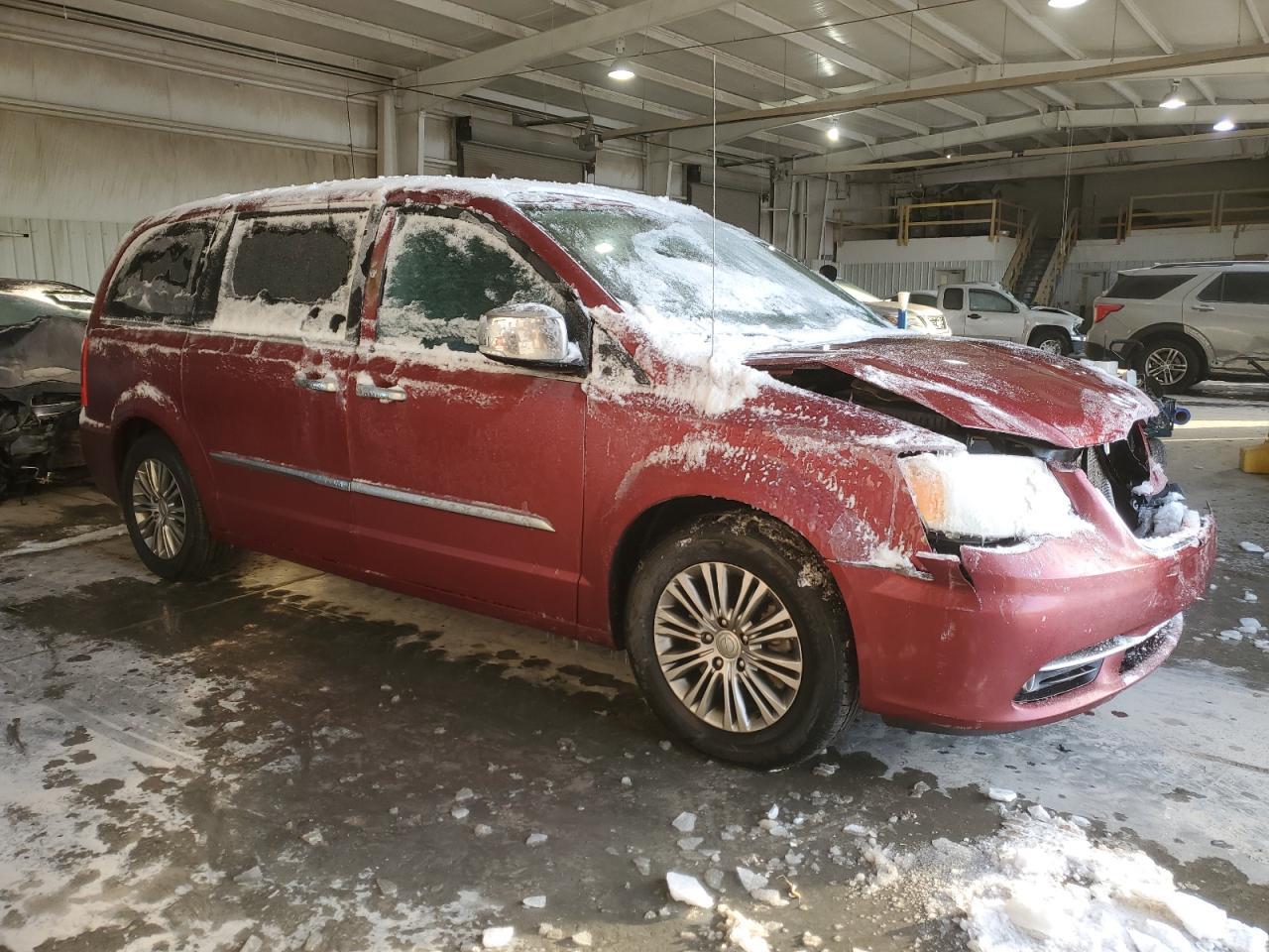 2014 CHRYSLER TOWN & COU - Image 4