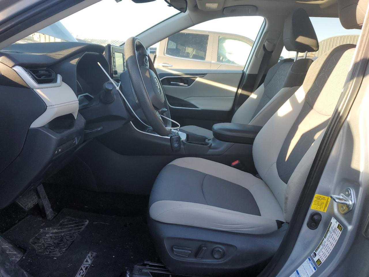 2020 TOYOTA RAV4 XLE - Фото 7