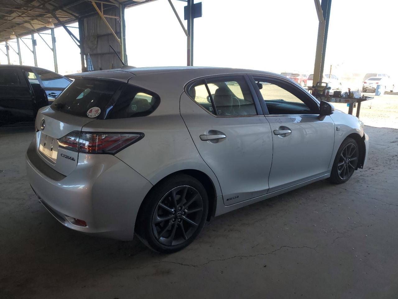 2013 LEXUS CT 200 - Image 3
