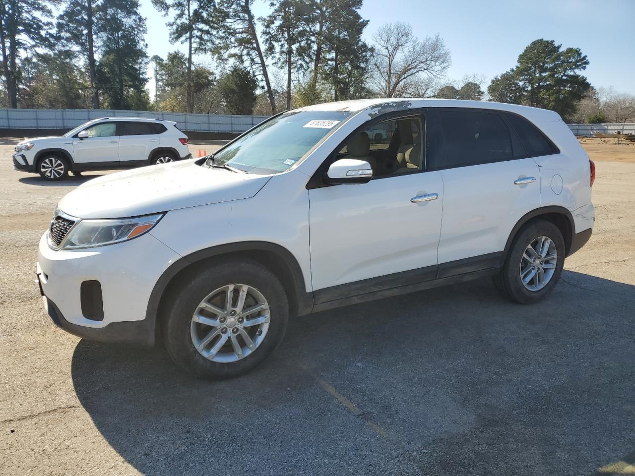 2015 KIA SORENTO LX