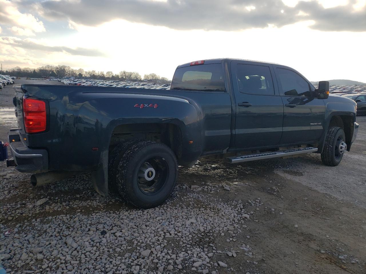2019 CHEVROLET SILVERADO - Image 3