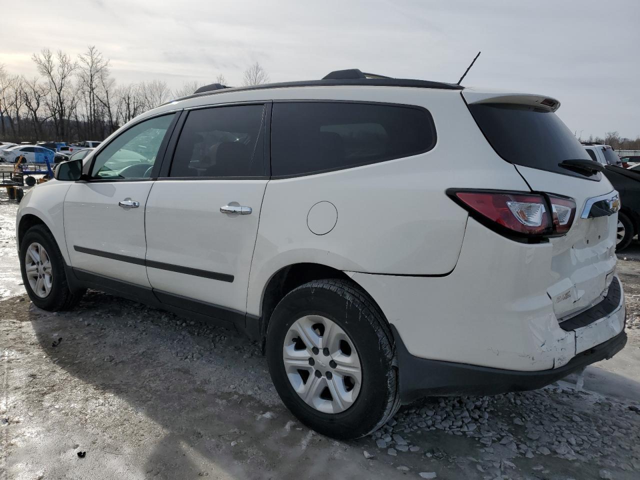 2015 CHEVROLET TRAVERSE L - Image 2