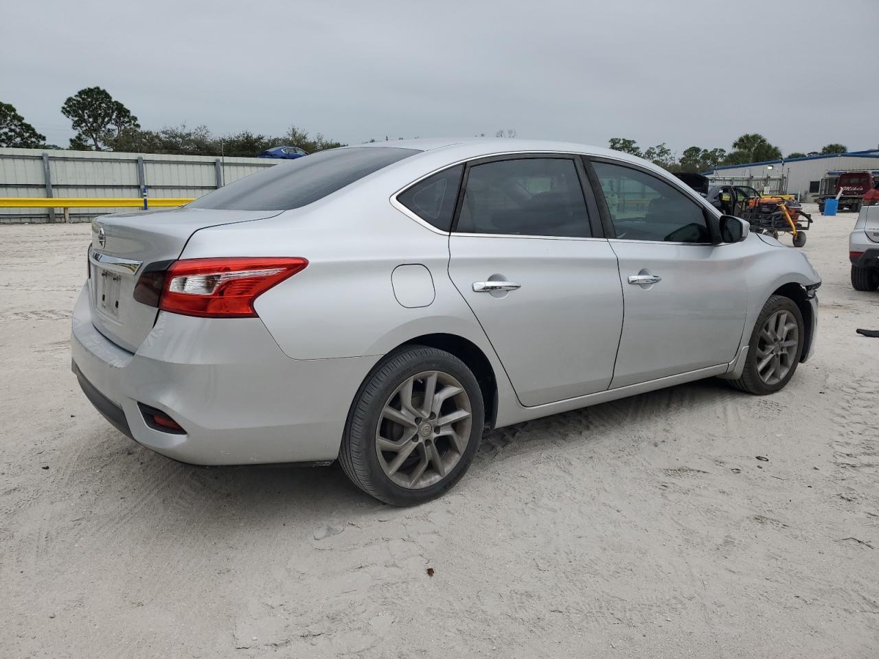 2017 NISSAN SENTRA S - Фото 3