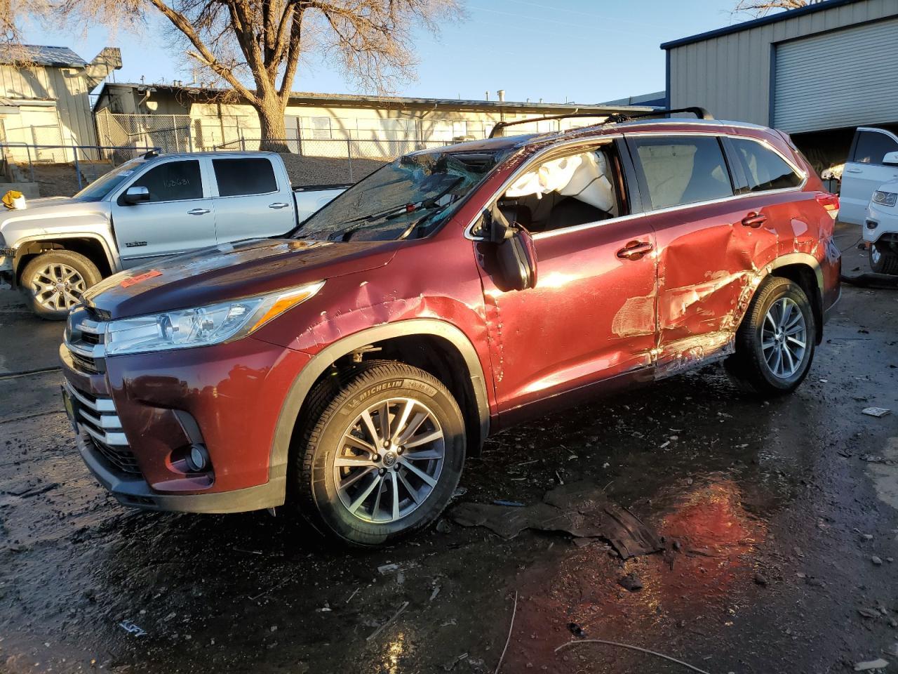 2018 TOYOTA HIGHLANDER