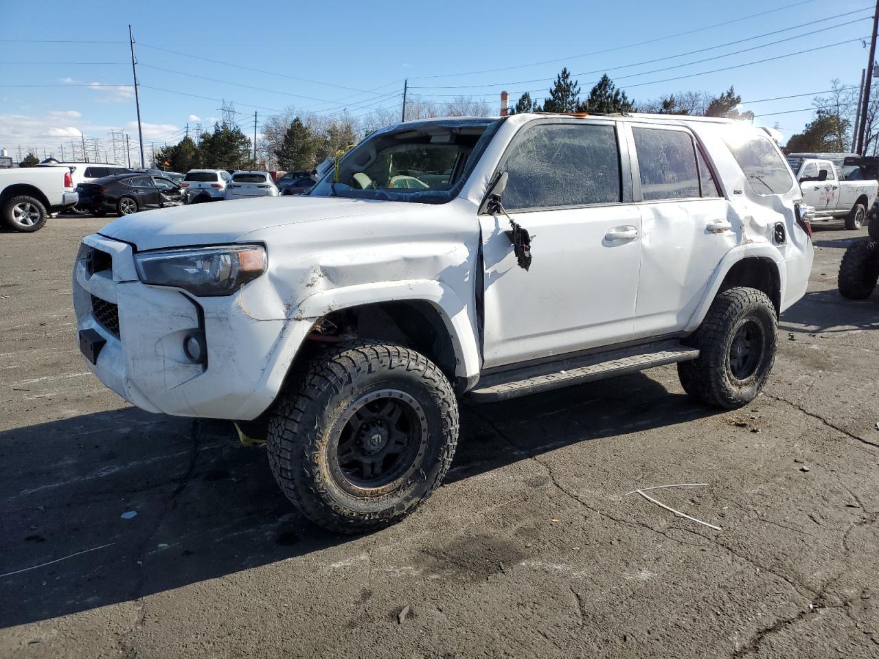 2018 TOYOTA 4RUNNER SR