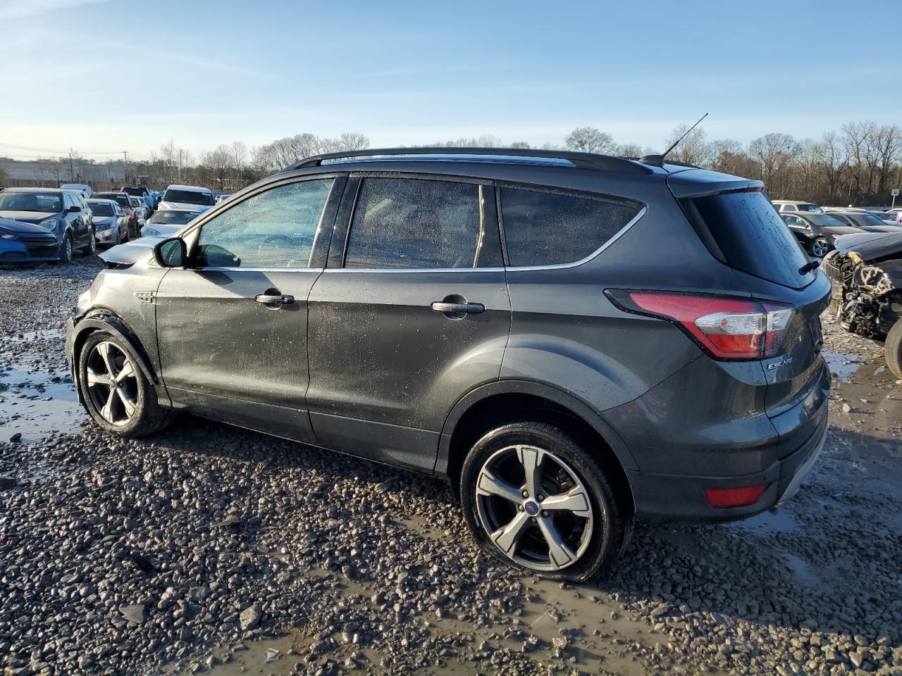 2017 FORD ESCAPE SE - Image 2