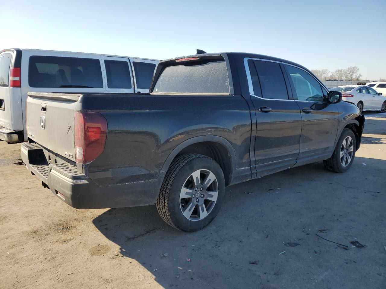 2017 HONDA RIDGELINE - Фото 3