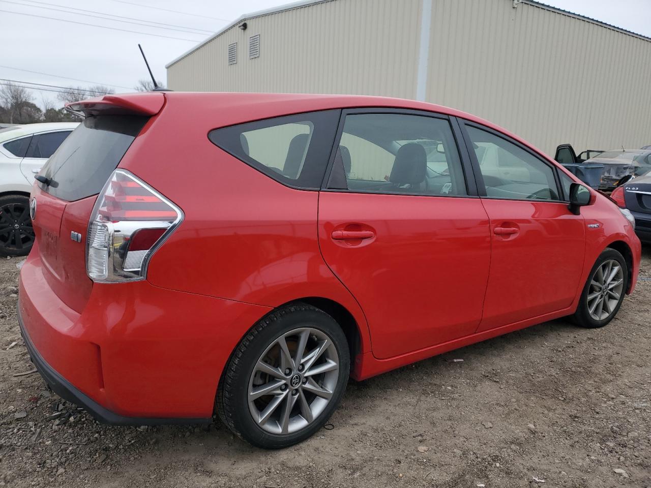 2017 TOYOTA PRIUS V - Image 3