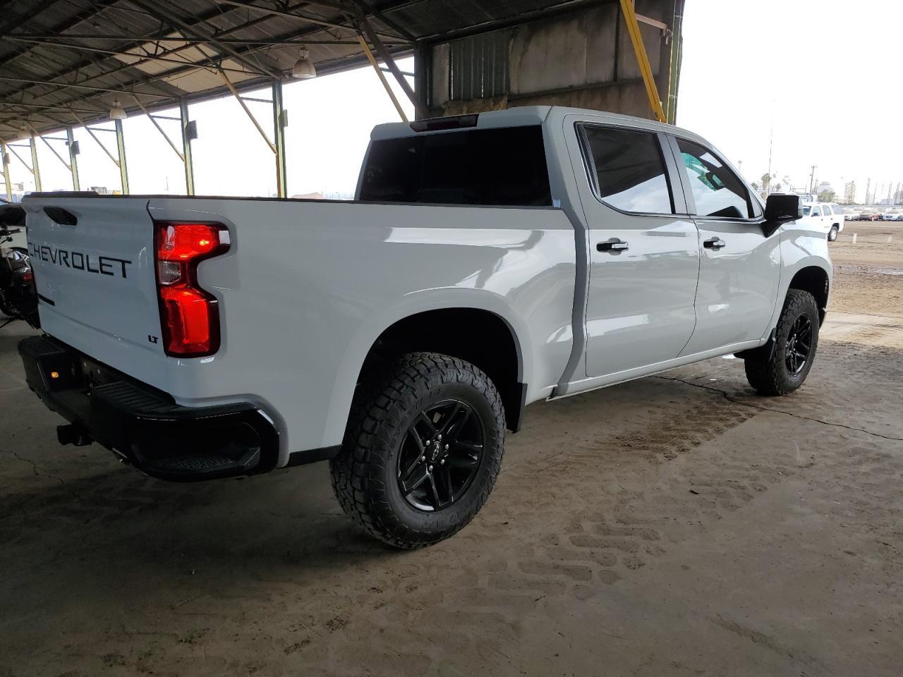 2023 CHEVROLET SILVERADO - Image 3