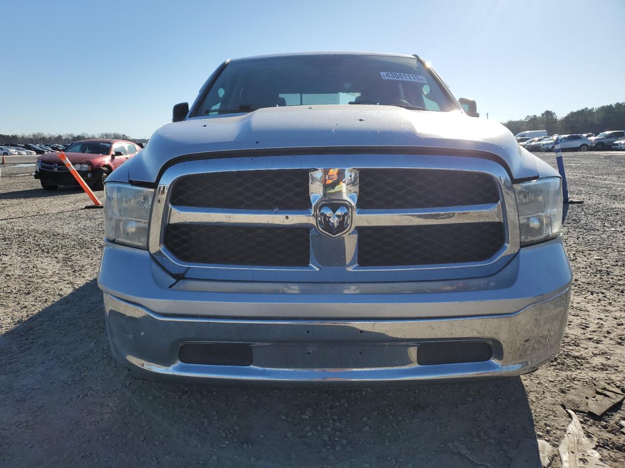 2017 RAM 1500 SLT - Image 5