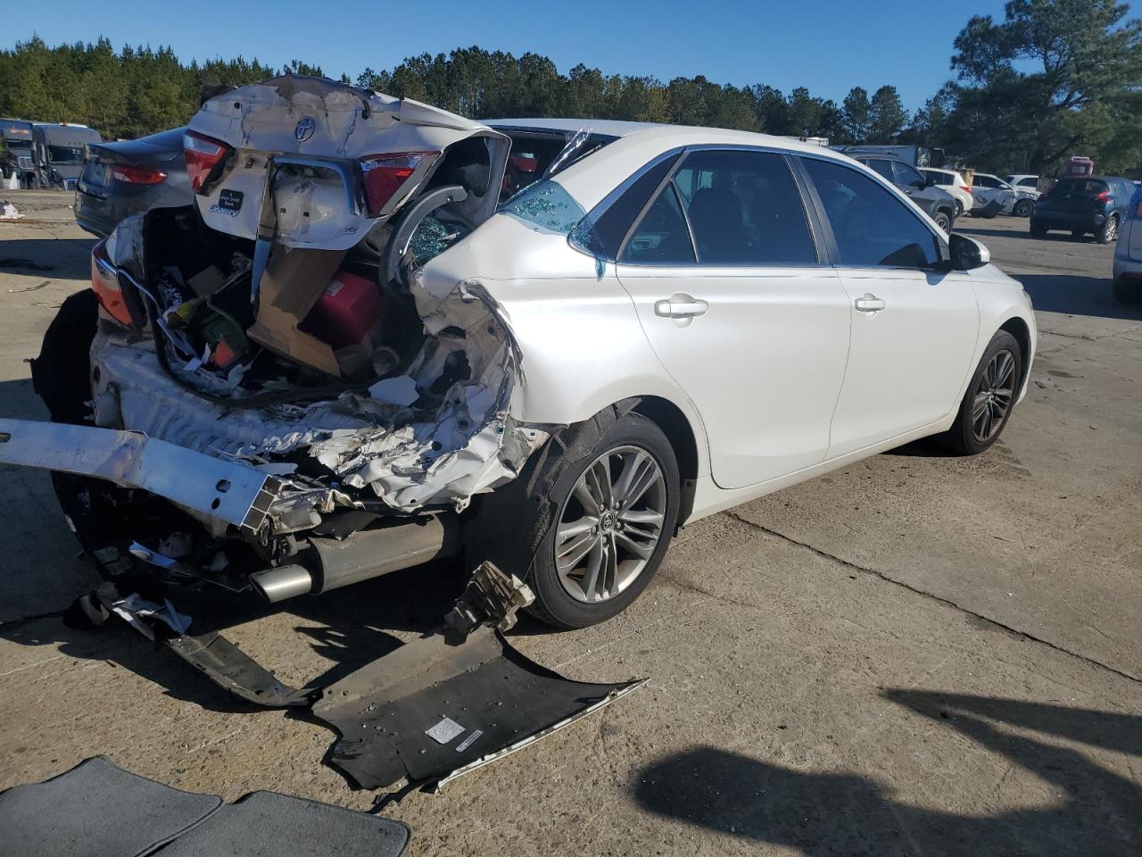 2016 TOYOTA CAMRY LE - Фото 3