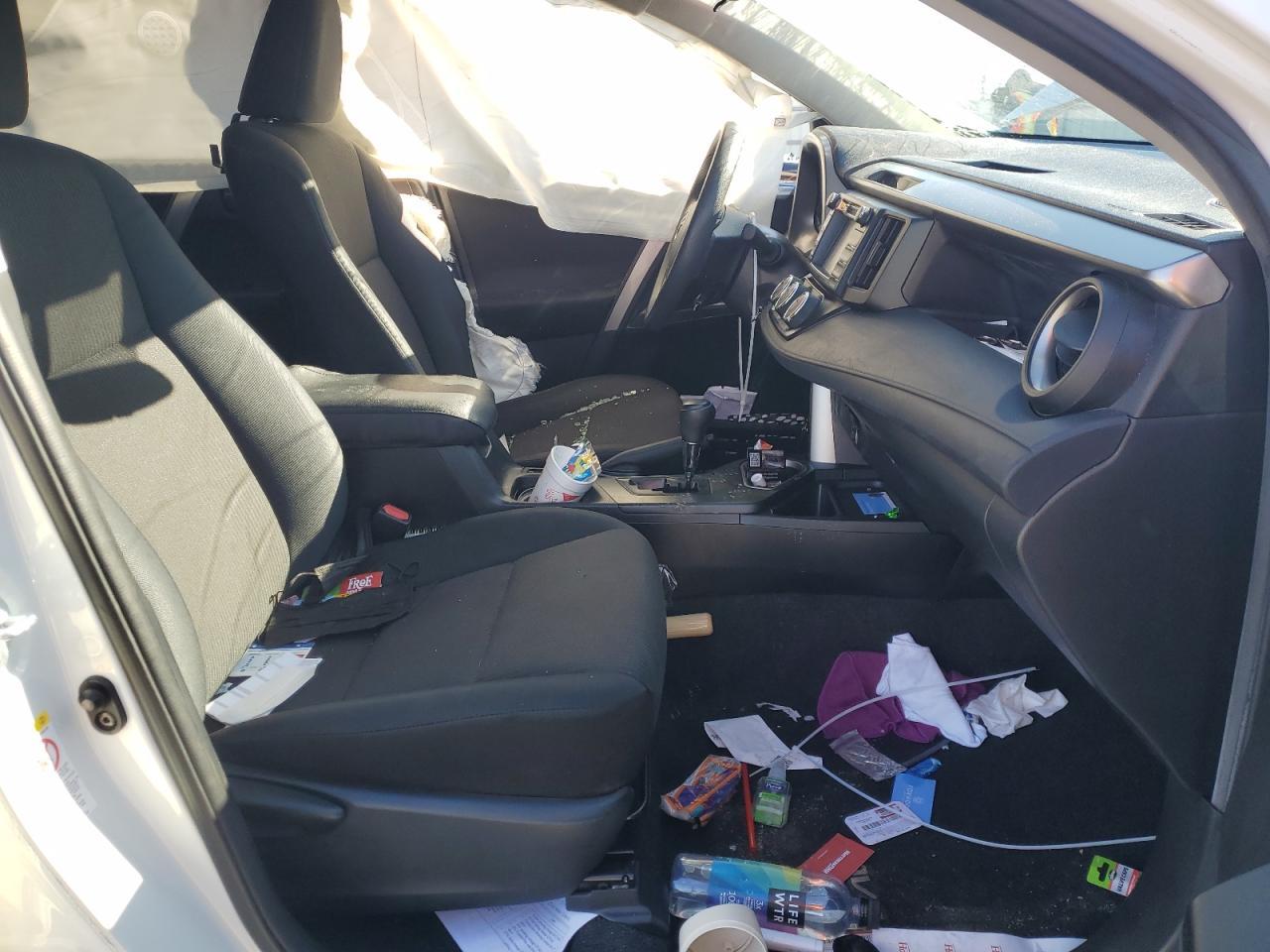 2016 TOYOTA RAV4 LE - Фото 7