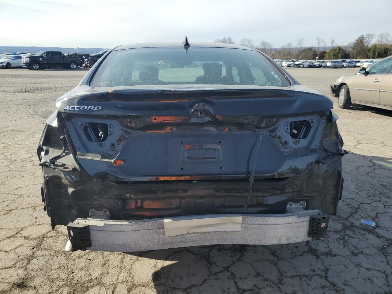 2018 HONDA ACCORD LX - Фото 6