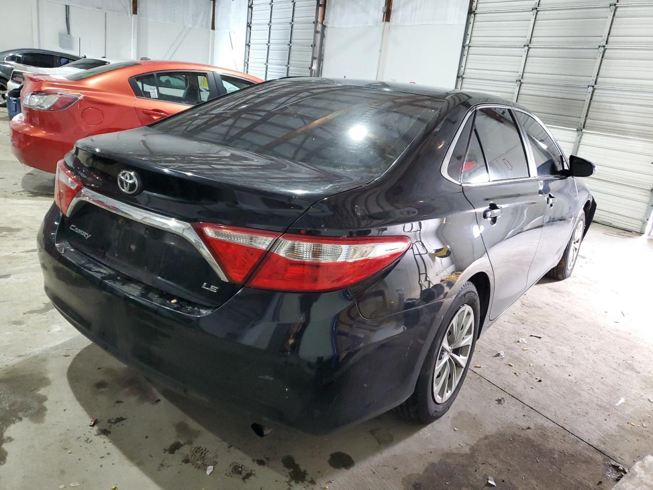 2015 TOYOTA CAMRY LE - Image 3