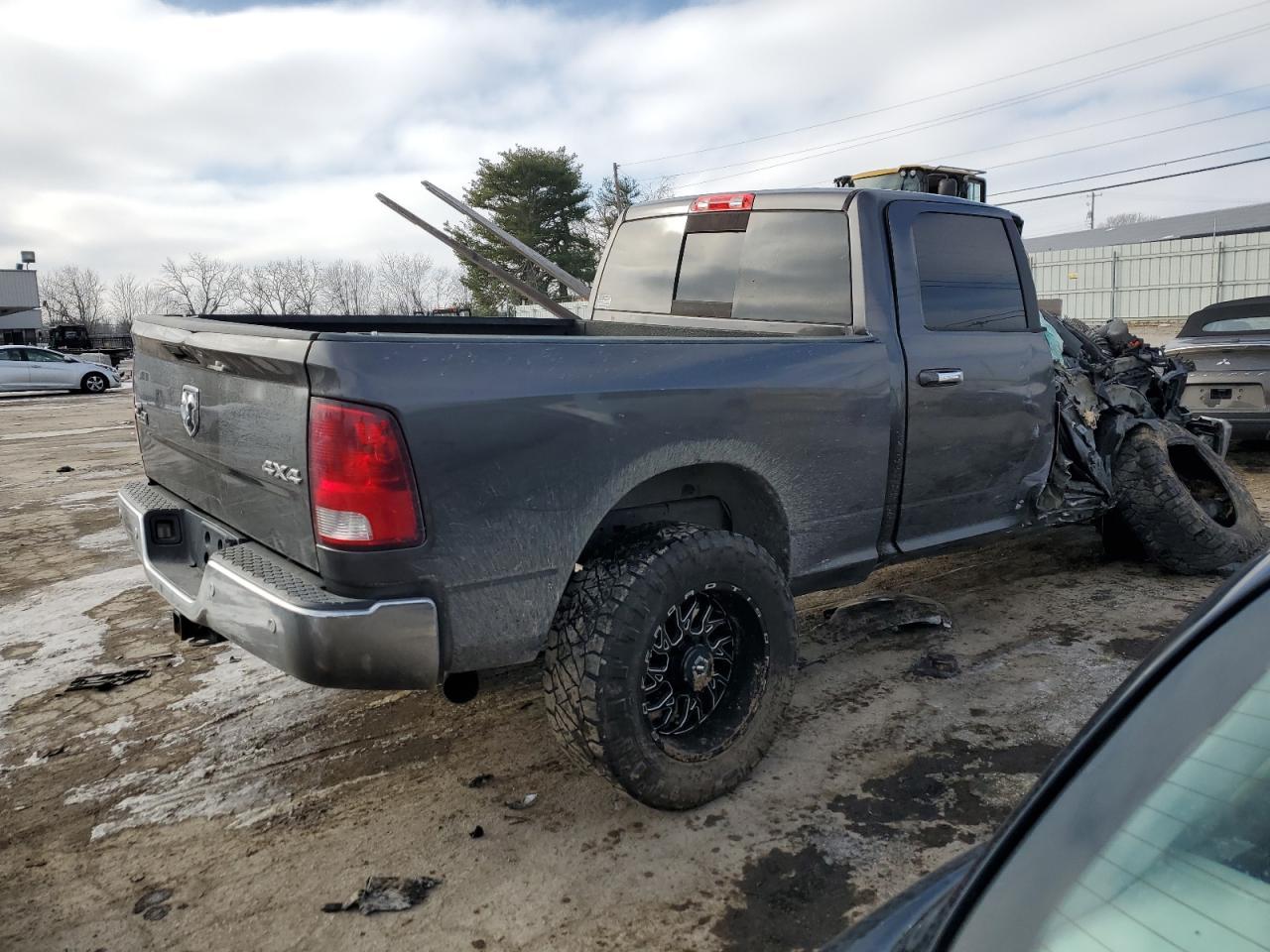 2017 RAM 2500 SLT - Image 3