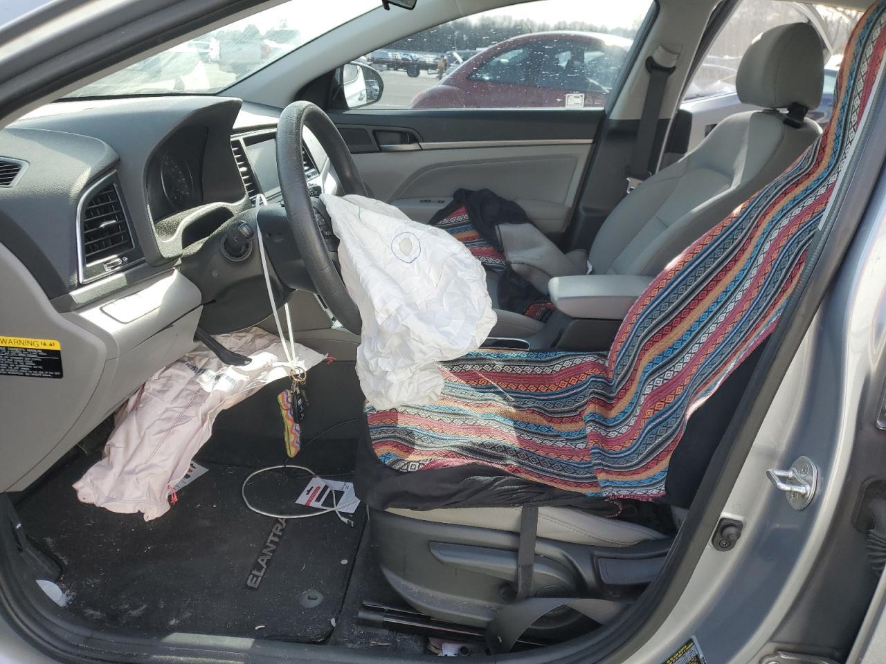 2017 HYUNDAI ELANTRA SE - Image 7