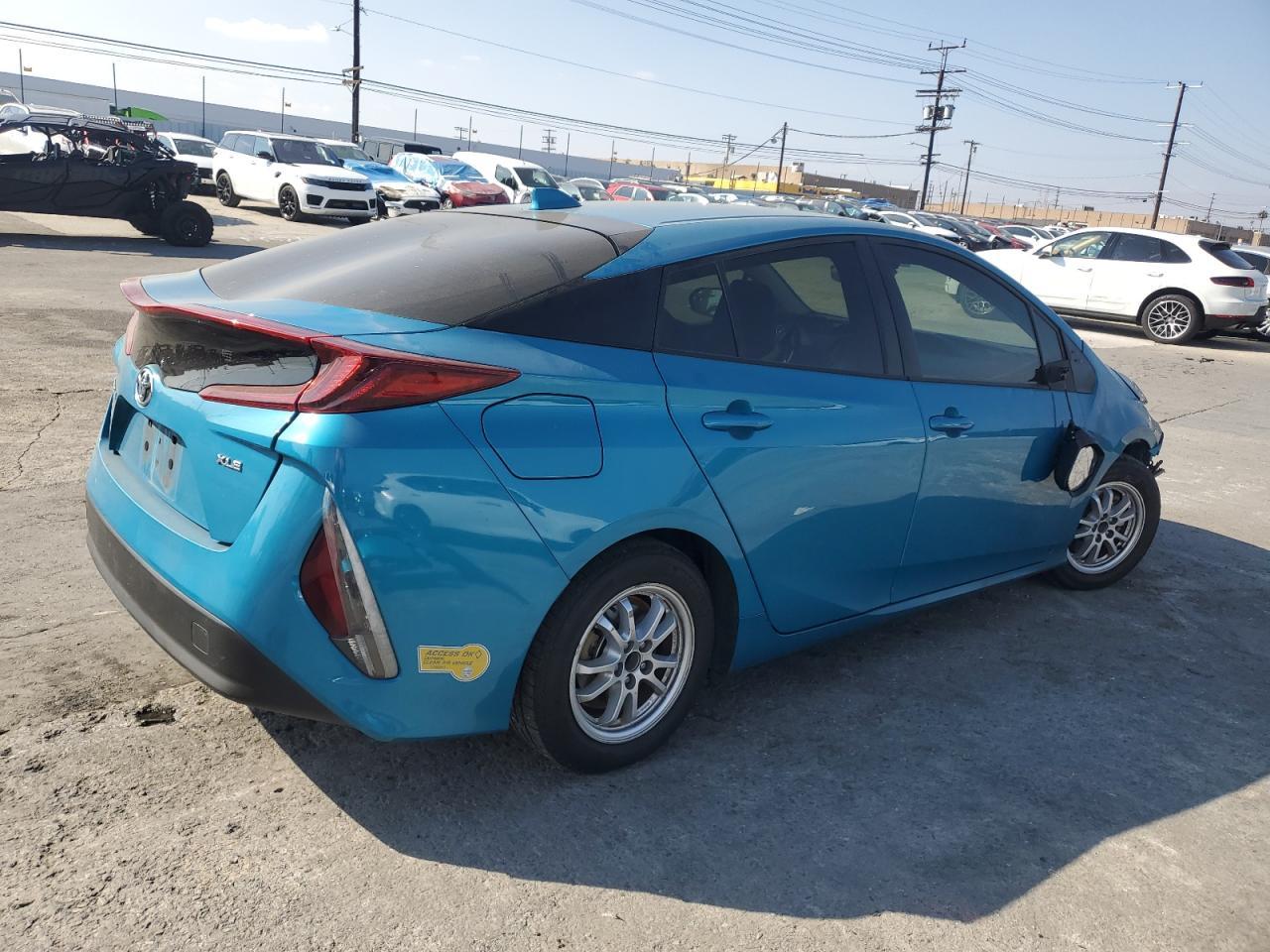 2022 TOYOTA PRIUS PRIM - Image 3