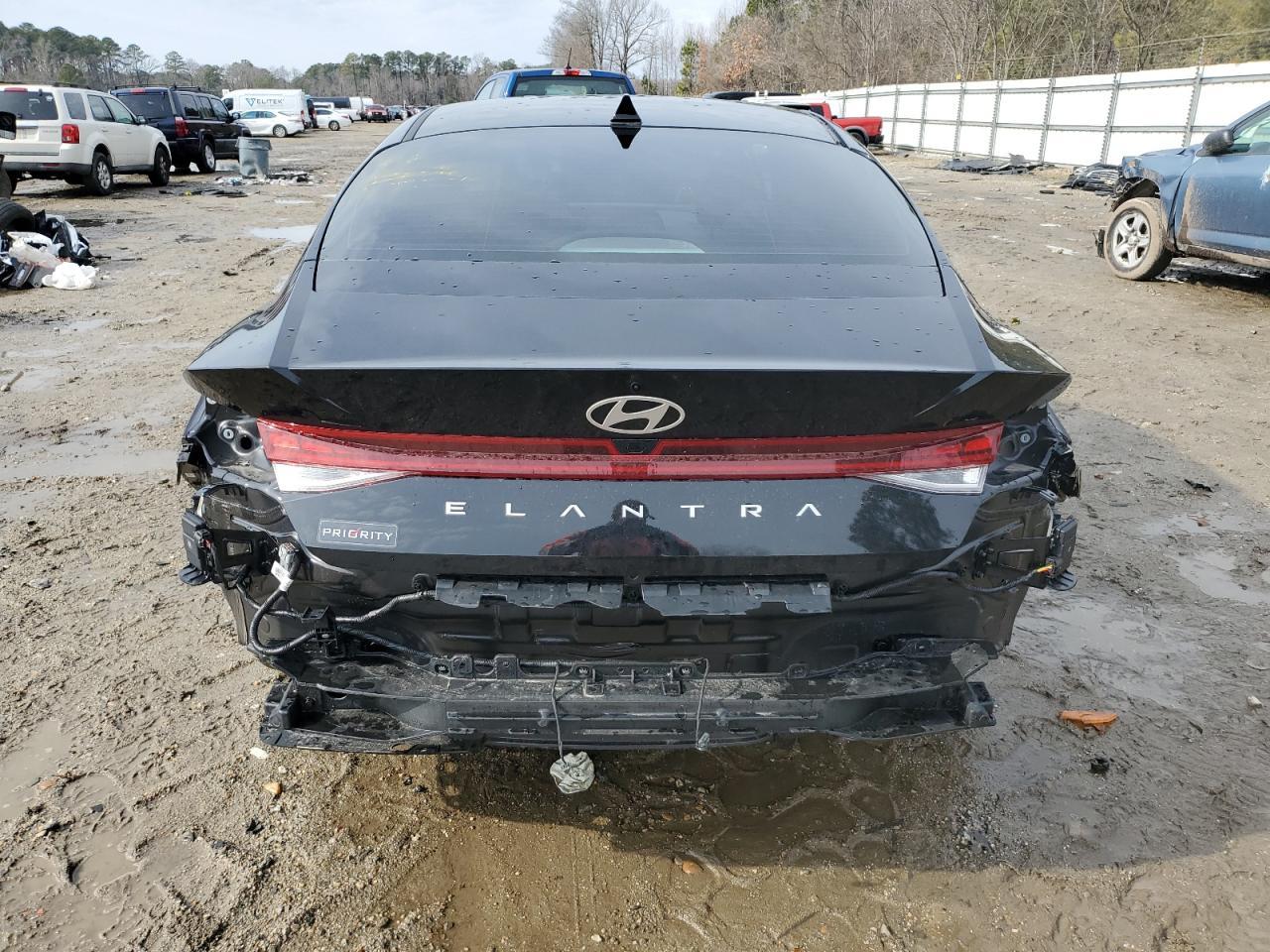 2024 HYUNDAI ELANTRA SE - Фото 6