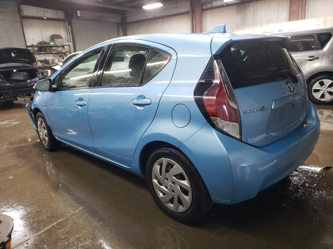 2015 TOYOTA PRIUS C - Image 2