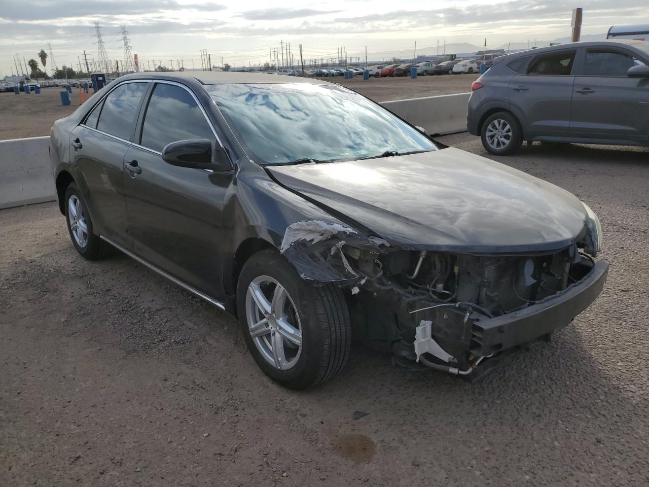 2014 TOYOTA CAMRY L - Image 4