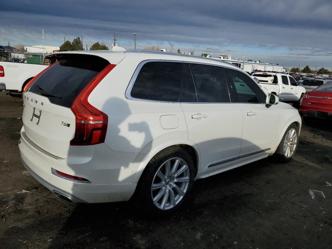 2016 VOLVO XC90 T6 - Image 3